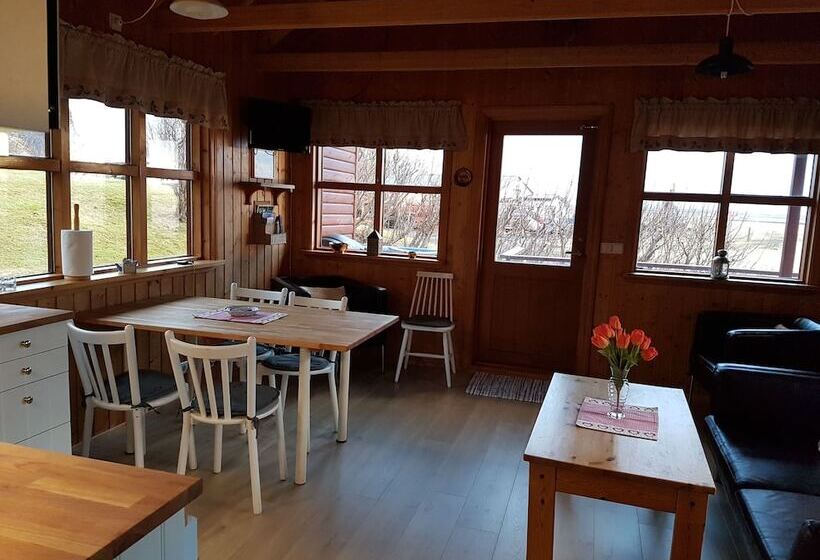 هتل ásólfsskáli Cottage