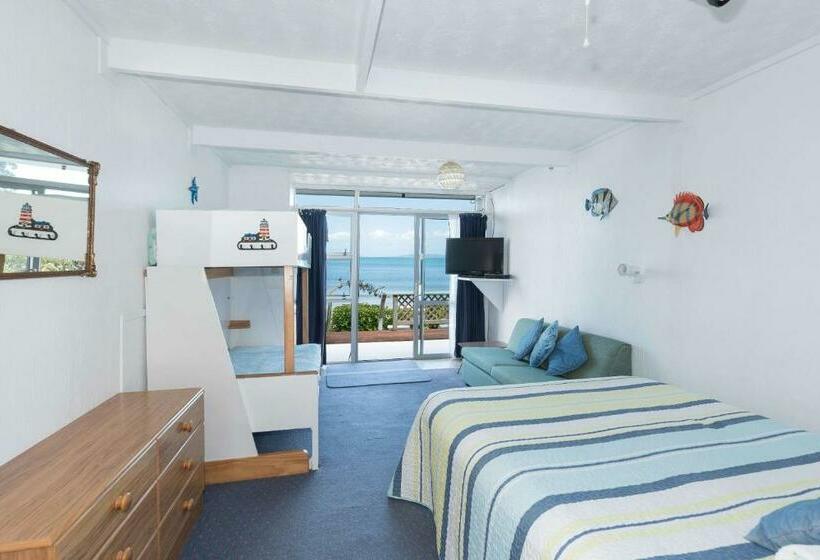 מוטל San Marino Motor Lodge Absolute Beachfront