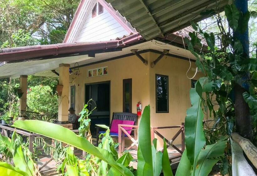 بنسيون Baan Suanthip Homestay   Aoluek Natural Retreat