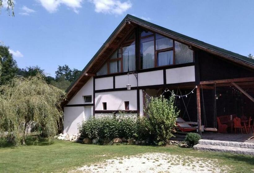 ペンション Casa Moeciu Family