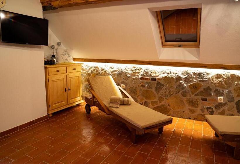 پانسیون Guesthouse Močivnik