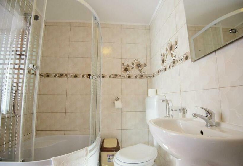 بنسيون Vila Moecel