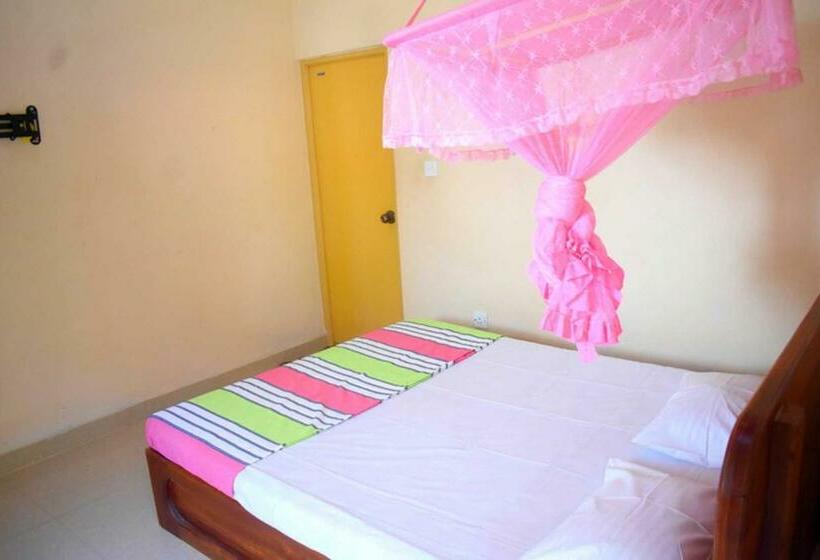 بنسيون Yaswi Guest House