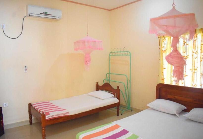 بنسيون Yaswi Guest House