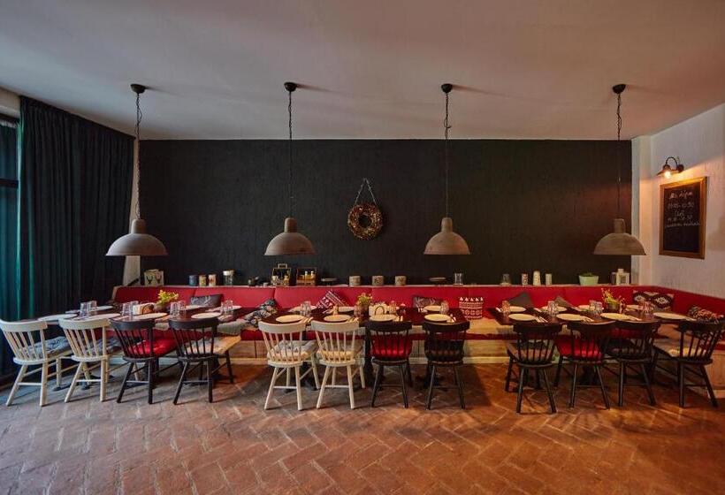 Pension Conacul Vanatorului