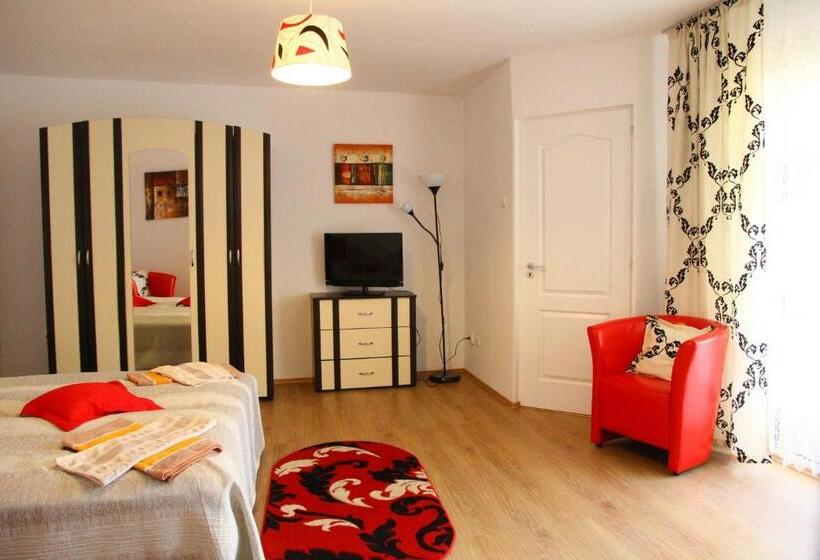 リゾートホテル Perla Bálványos Gyöngye