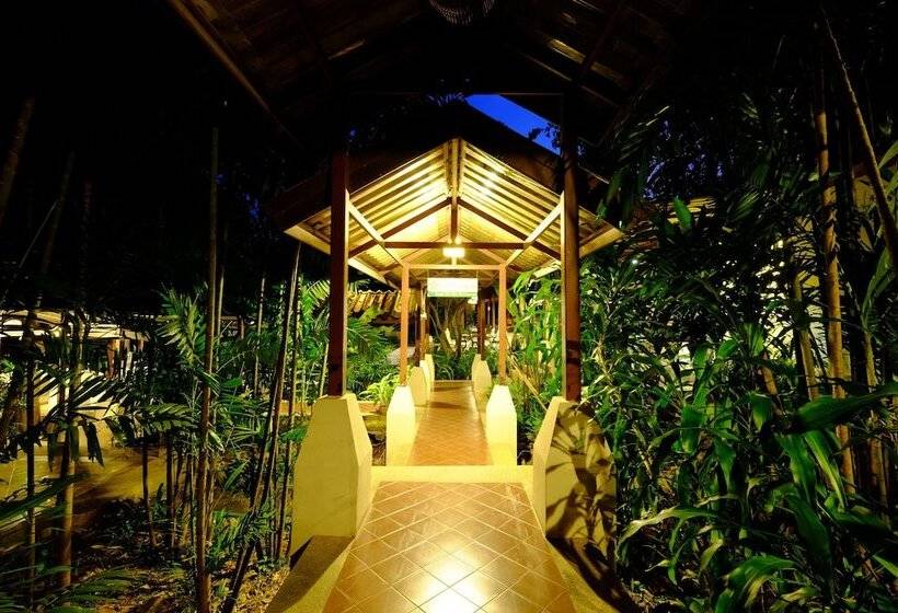 Wanathara Resort