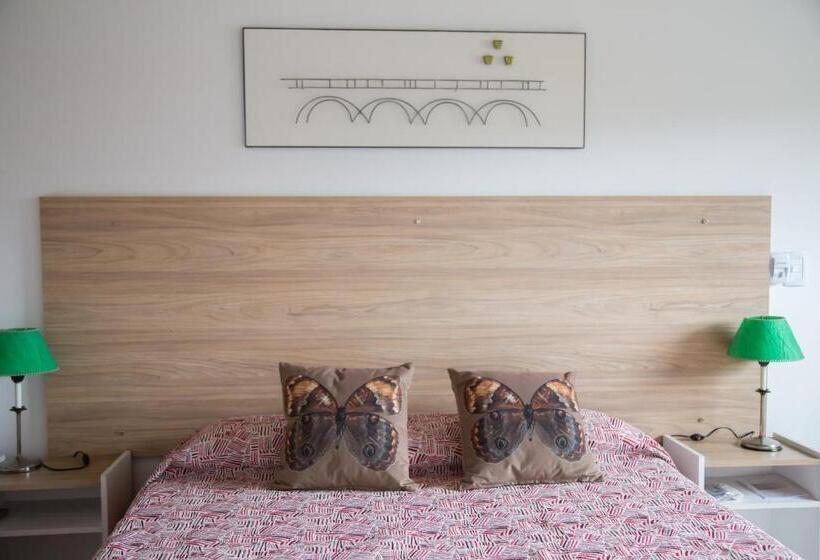 Общежитие Posada Del Manzano