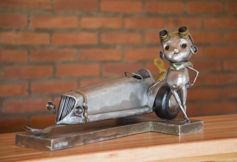 Общежитие Posada Del Manzano