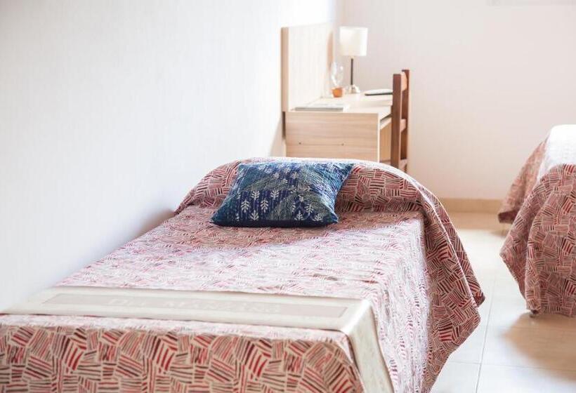 Общежитие Posada Del Manzano