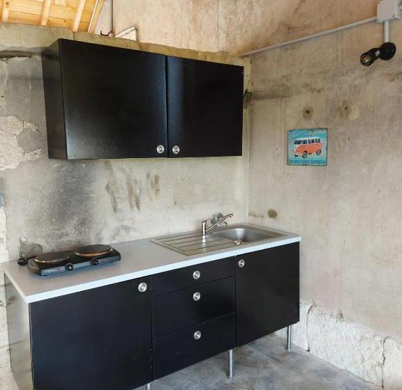 민박 Ancienne école De Colombier