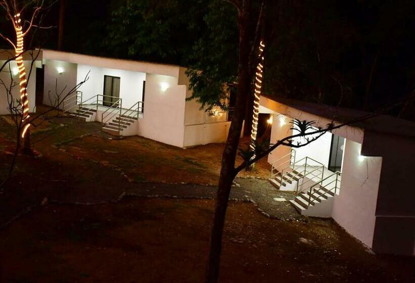 مبيت وإفطار Carara Adventure Park