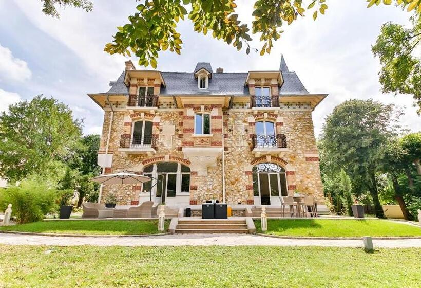 민박 Chateau De La Feuilleraie