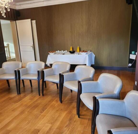 민박 Chateau De La Feuilleraie