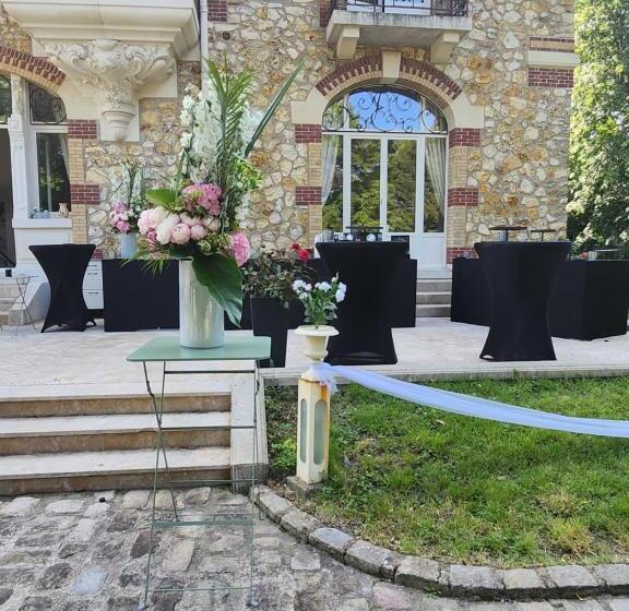 민박 Chateau De La Feuilleraie