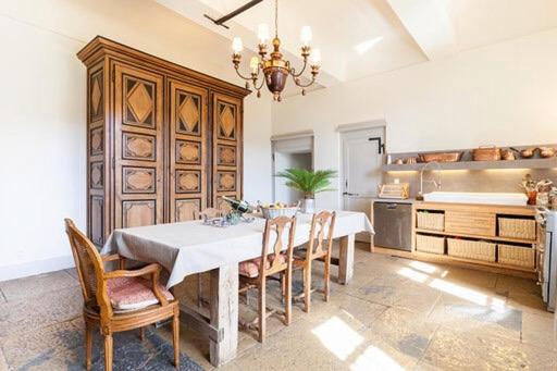 Bed and Breakfast Chateau Montalembert Maîche