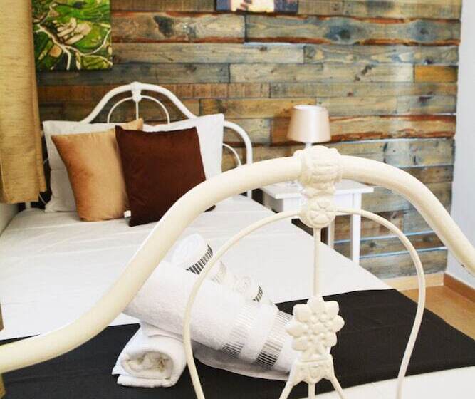 تختخواب و صبحانه Joseluce