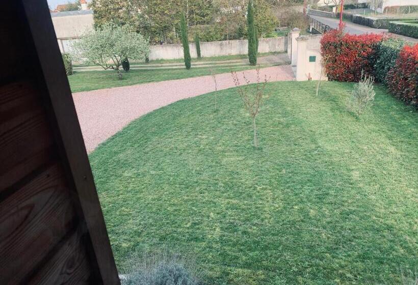 ベッドアンドブレックファースト La Grange De L’ouche