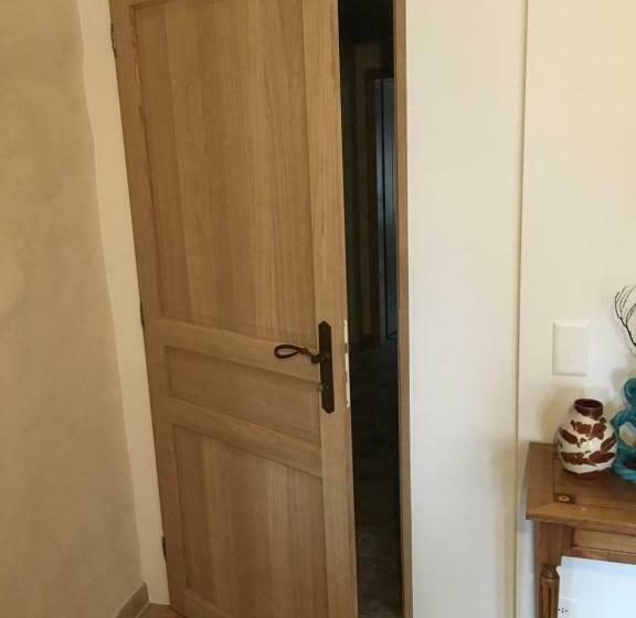 مبيت وإفطار Les 3 Coeurs   Chambres Chez Charmants Habitants