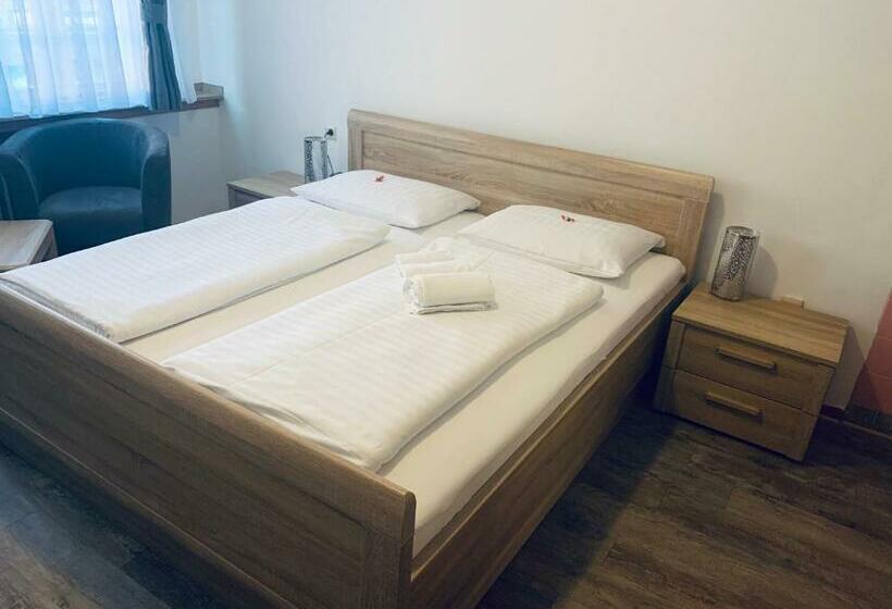 فندق Brauhaus Zur Krone