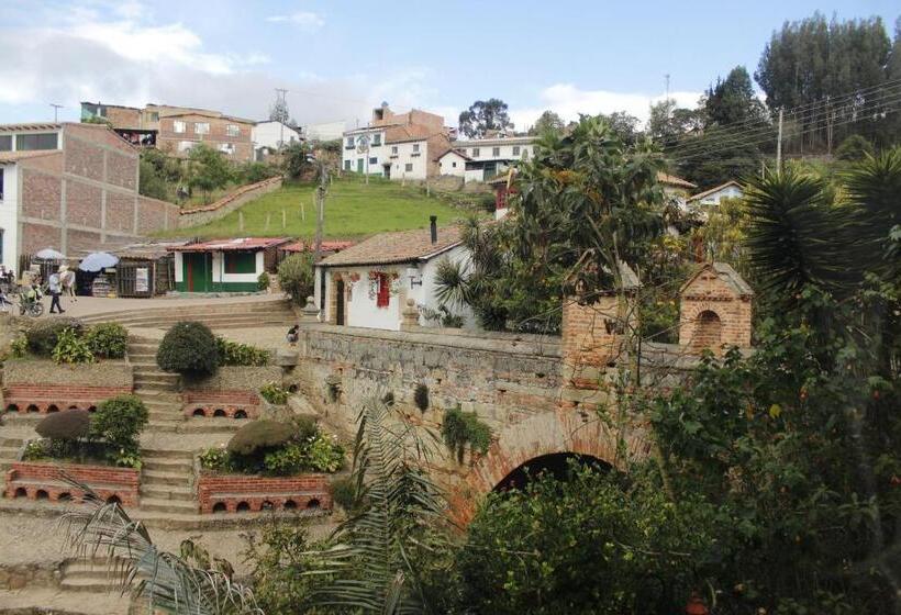 هتل Calicanto Real Cafe Museo