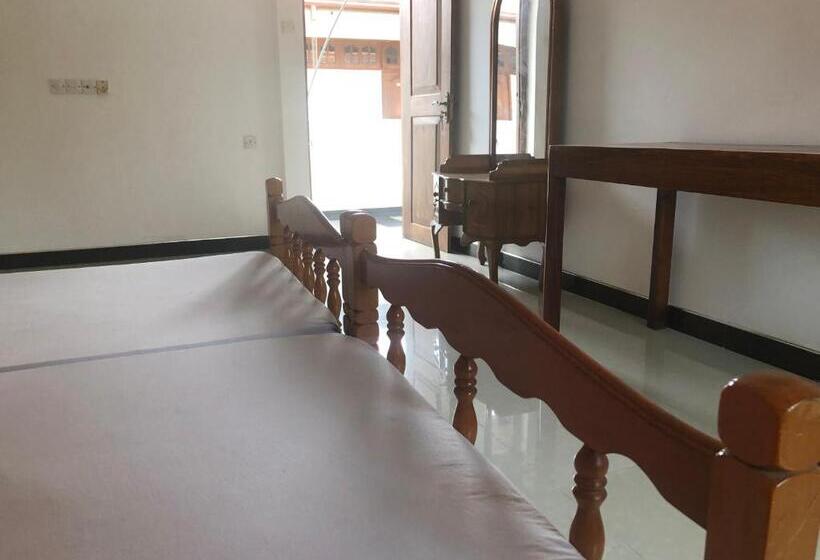 Отель Grand Camellia