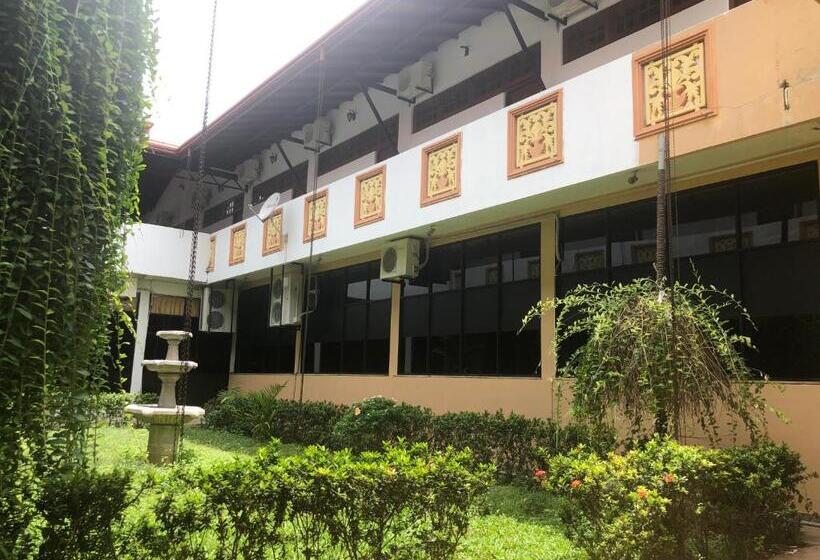 Отель Grand Camellia