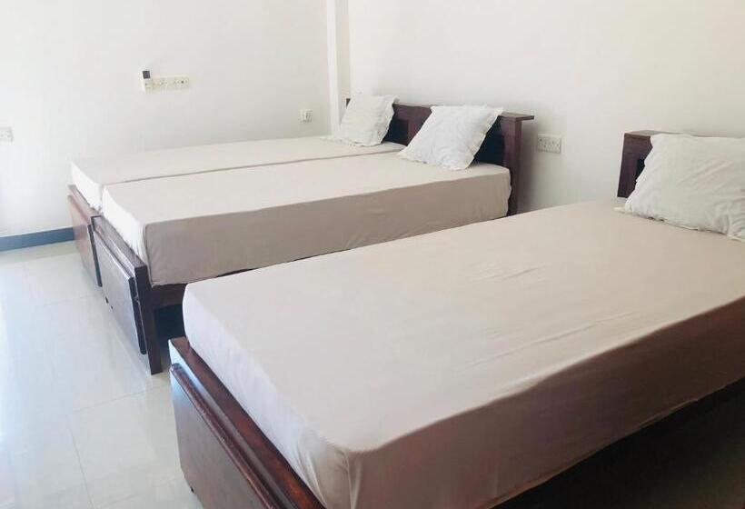 Отель Grand Camellia