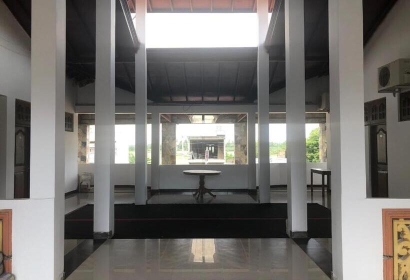 Отель Grand Camellia