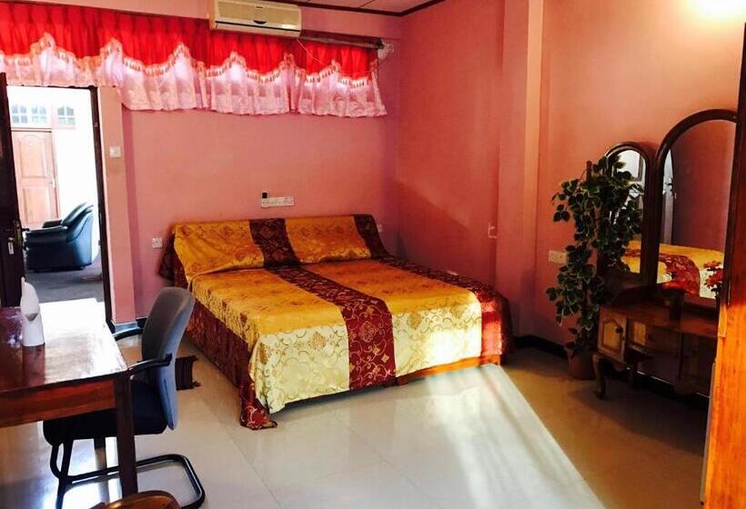 Отель Grand Camellia