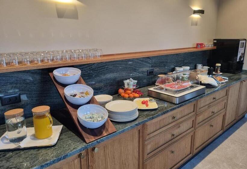 هتل Hiša Ančka, šenčur 3 Min To The Airport