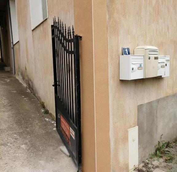 בית מלון כפרי Hôtel Déco Lia Soirée étape