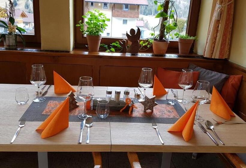 فندق Lesacherhof