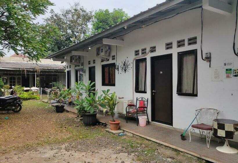 ホテル Oyo 90445 Villa Beta Syariah
