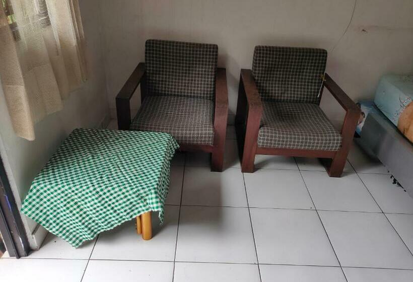 ホテル Oyo 90445 Villa Beta Syariah