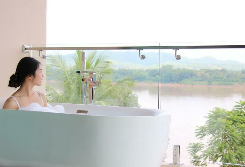 Отель River Tree Resort