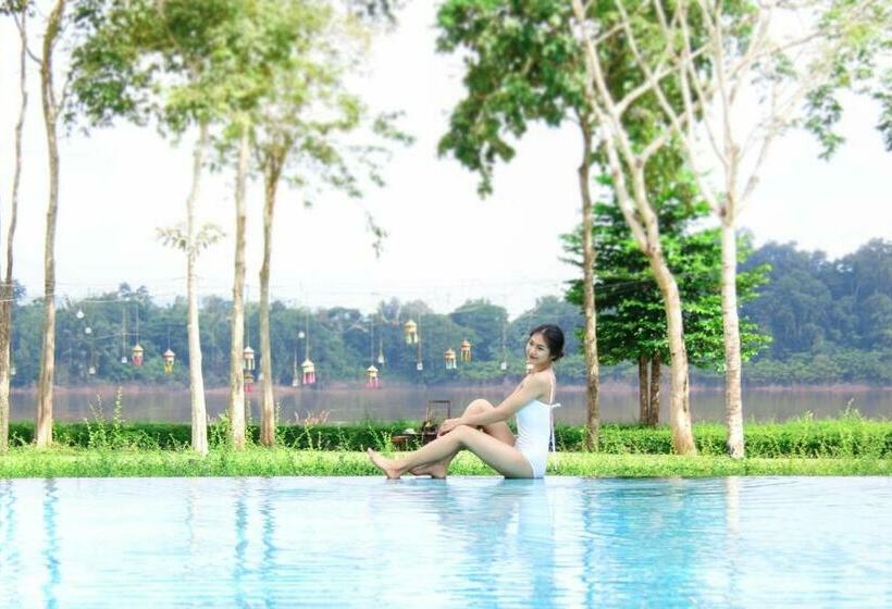 Отель River Tree Resort