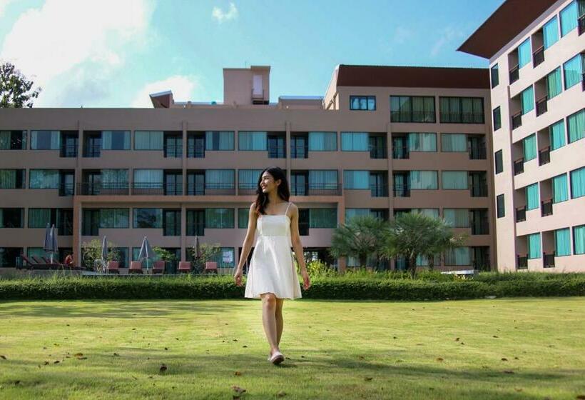 Отель River Tree Resort