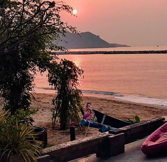 בית מלון כפרי Sea Sand House Resort