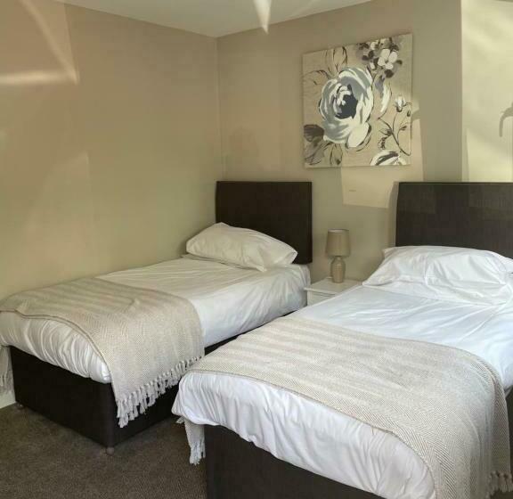 فندق على الطريق Tall Pines Lodges