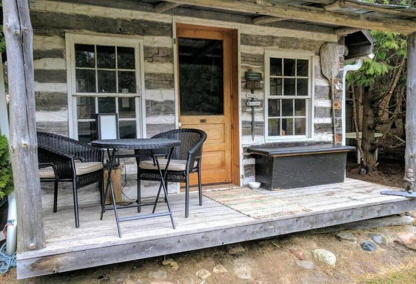 פנסיון A Rustic Cabin In The Woods