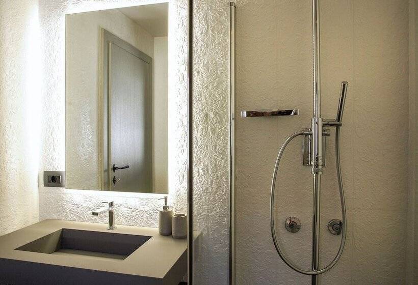 پانسیون Aldilà Art Rooms, Apartment And Vacation House