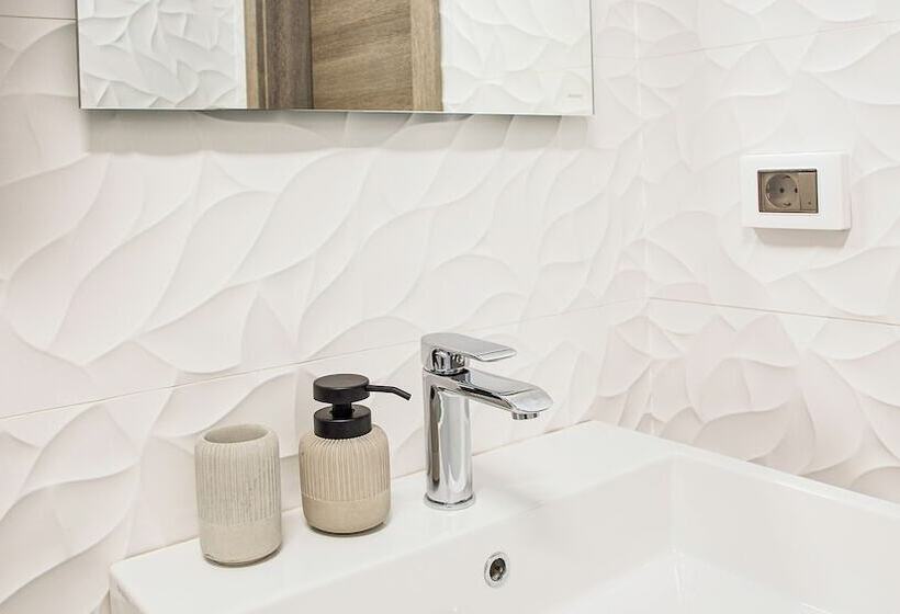 پانسیون Aldilà Art Rooms, Apartment And Vacation House