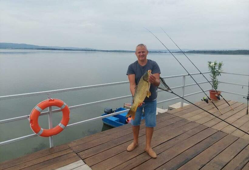 膳宿费 Casa Luis Coronini