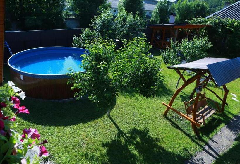 פנסיון Family Green