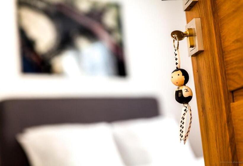 פנסיון La Clé Des Clos