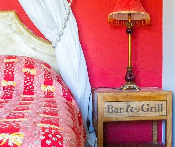 بنسيون Le Clos Des Senteurs De Chateauneuf De Grasse