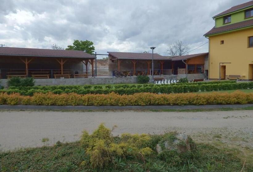 بنسيون Bořikovský Dvůr