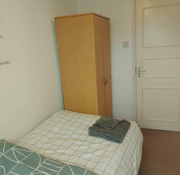 膳宿费 Spacious And Serene Stay Near Milton Keynes Centre