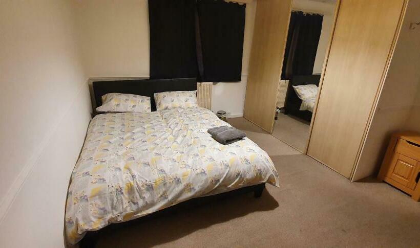 膳宿费 Spacious And Serene Stay Near Milton Keynes Centre
